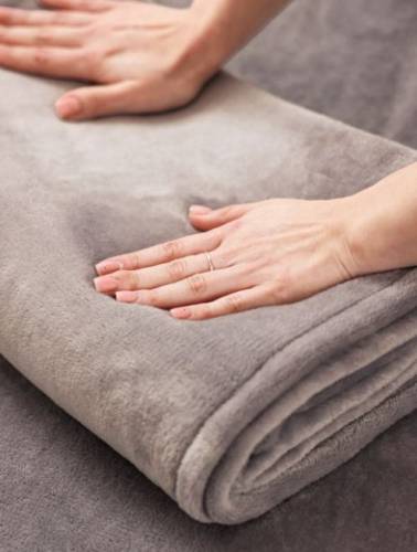 Koc pluszowy na fotel kosmetyczny - truflowy 110x180cm